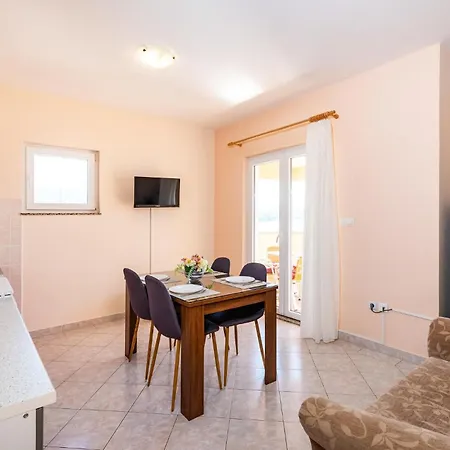 Pavlinka Bb Iv Apartamento *