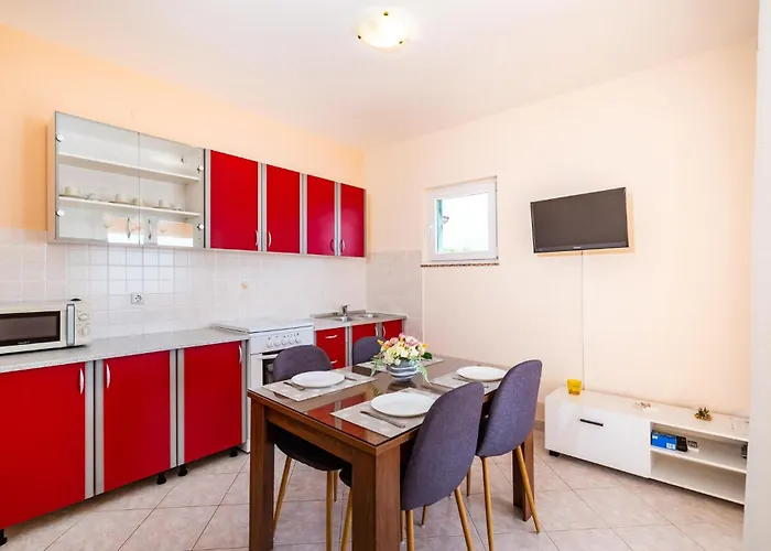 Pavlinka Bb Iv * Posedarje