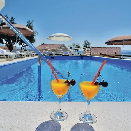 Pavlinka Bb Iv * Posedarje