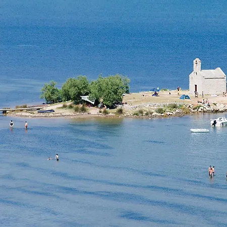 Pavlinka Bb Iv Apartman *